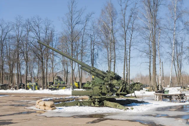 100 mm KSM-65 coastal defense gun, Towed 100 mm coastal-defense gun, Artillery - view 1