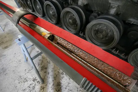 105 mm Royal Ordnance L7, 105 mm rifled tank gun, Artillery