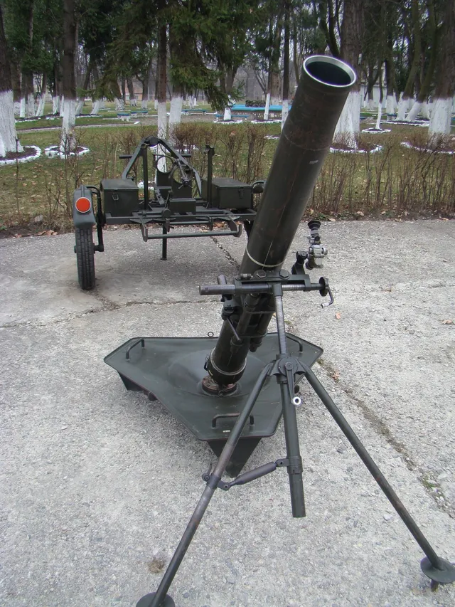 120 mm M1982 mortar, 120 mm towed heavy mortar, Artillery - view 1