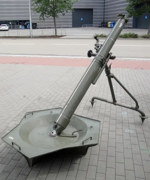 120 mm M1982 mortar, 120 mm towed heavy mortar, Artillery