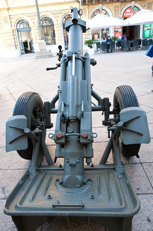 120 mm UBM-52, 120 mm heavy mortar, Artillery - view 1