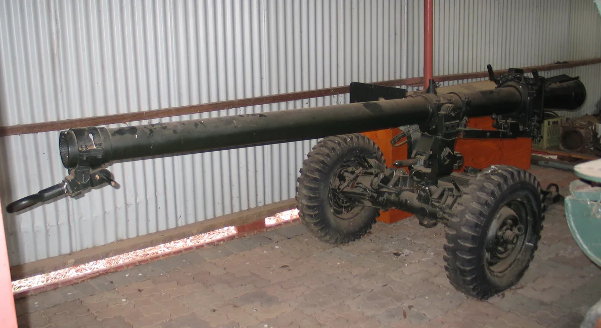 120 mm L2 HESH, 120 mm high-explosive squash-head recoilless-rifle ammunition, Munitions