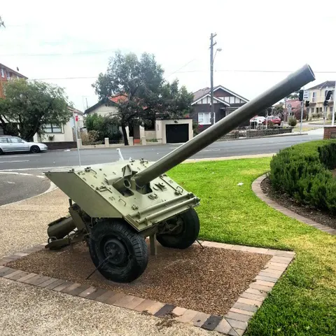120mm L2 BAT, 120 mm recoilless anti-tank rifle, Infantry Weapons