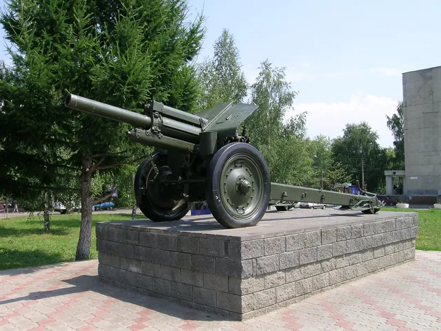 122 mm M-30 howitzer, 122 mm towed field howitzer, Artillery - view 2