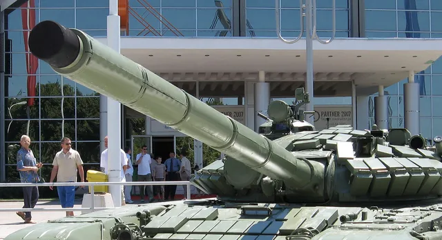 125 mm 2A46, 125 mm smoothbore tank gun, Tanks - view 1