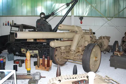 15 cm sFH 18, 149 mm towed heavy field howitzer, Artillery
