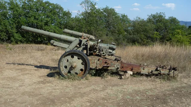 15 cm sFH 18, 149 mm towed heavy field howitzer, Artillery - view 1