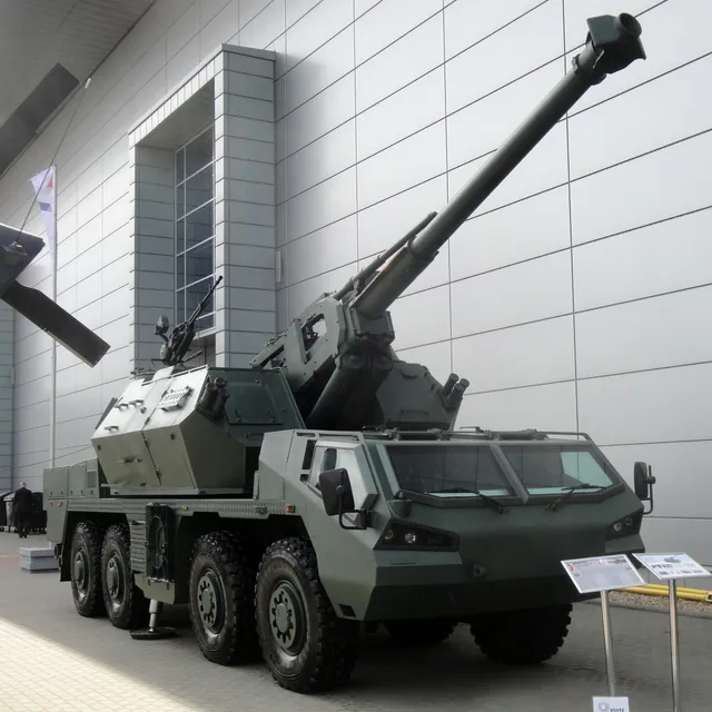 152 mm SpGH DANA, 152 mm wheeled self-propelled gun-howitzer, Artillery - view 1
