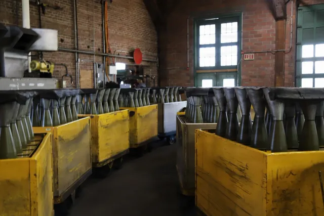155 mm NATO ammunition, 155 mm NATO-standard artillery ammunition family for 39-, 45-, and 52-caliber howitzers, Munitions - view 1
