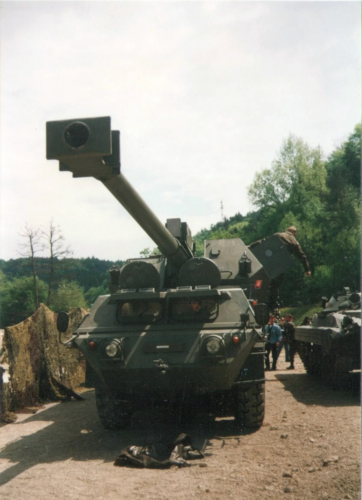 155 mm ShKH ZUZANA vz. 2000, 155 mm/45 wheeled self-propelled gun-howitzer, Artillery