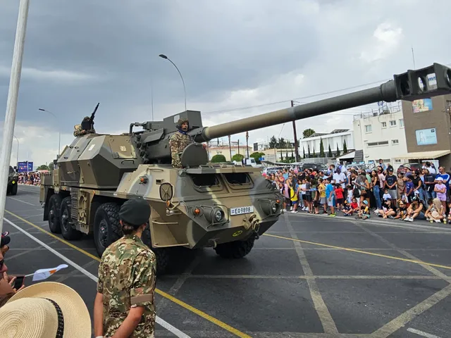 155 mm ShKH ZUZANA vz. 2000, 155 mm/45 wheeled self-propelled gun-howitzer, Artillery - view 4