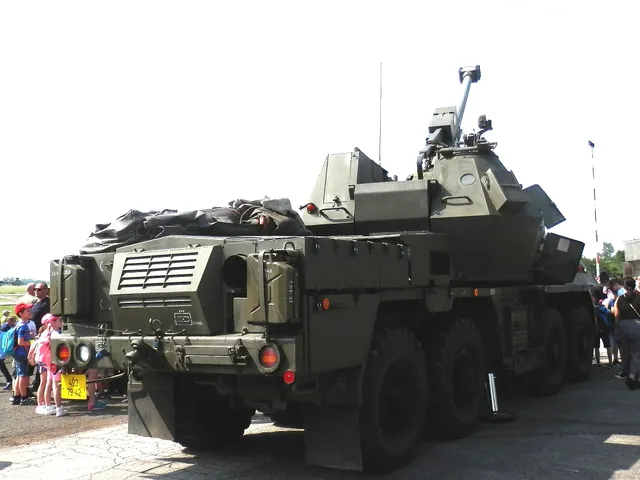 155 mm ShKH ZUZANA vz. 2000, 155 mm/45 wheeled self-propelled gun-howitzer, Artillery - view 1