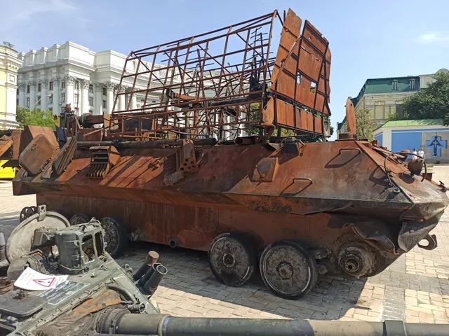 1L262E Rtut-BM, Tracked radio-fuze and VHF communications jamming system, Electronic Warfare - view 3