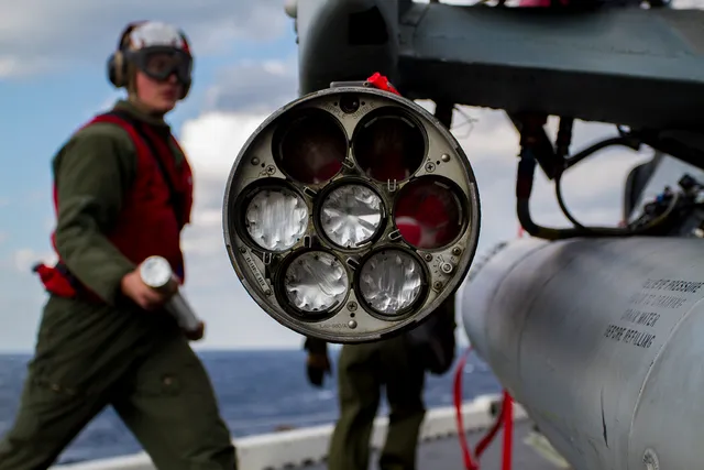 2.75-inch rocket pod, Aircraft rocket pod, Munitions - view 1
