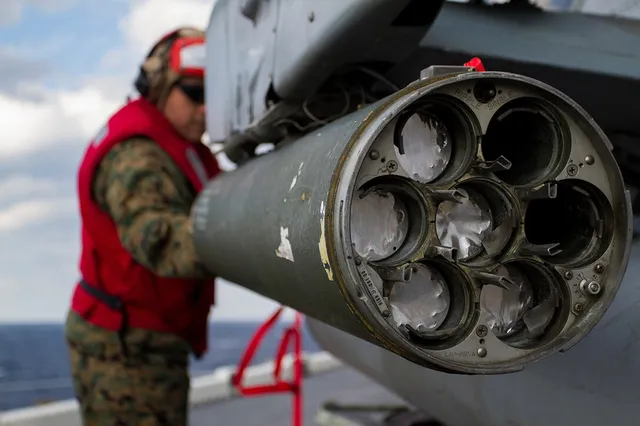 2.75-inch rocket pod, Aircraft rocket pod, Munitions - view 1