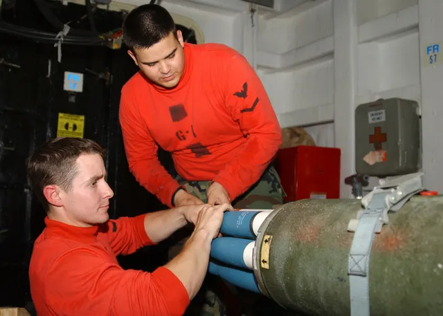 2.75-inch rocket pod, Aircraft rocket pod, Munitions - view 2