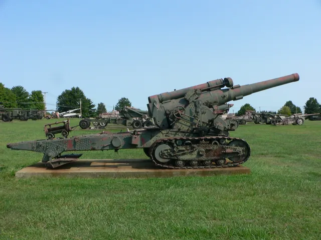 203 mm howitzer M1931 (B-4), 203 mm tracked heavy howitzer, Artillery - view 1
