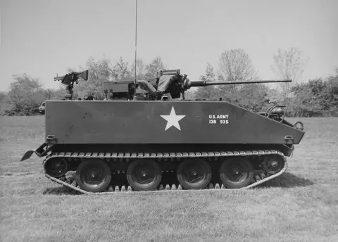 M114A2 Command and Reconnaissance Carrier, Tracked command and reconnaissance carrier, Armored Vehicles