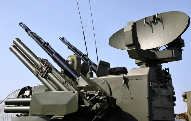 2K22 Tunguska, Tracked self-propelled gun-missile air defense system, Air Defense - view 1