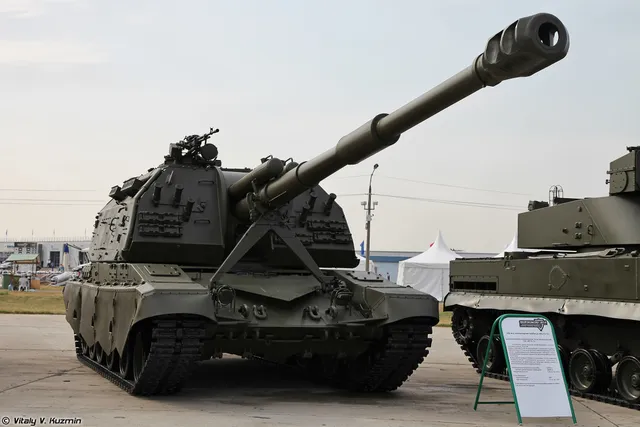 2S19 Msta-S, 152 mm tracked self-propelled howitzer, Artillery - view 2
