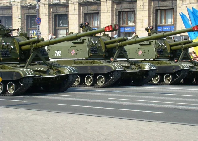 2S19 Msta-S, 152 mm tracked self-propelled howitzer, Artillery - view 1
