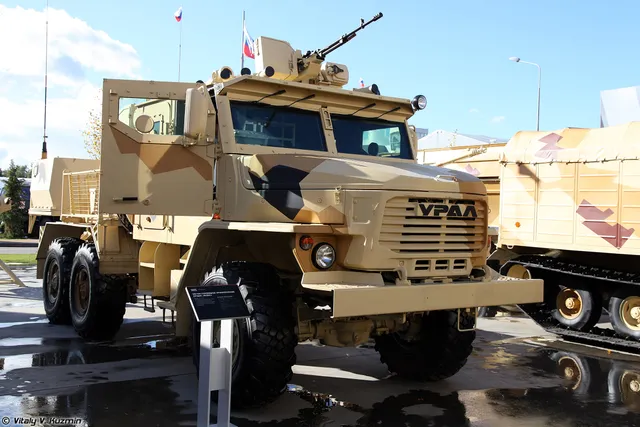 2S40 Floks, 120 mm wheeled self-propelled howitzer/mortar, Artillery - view 2