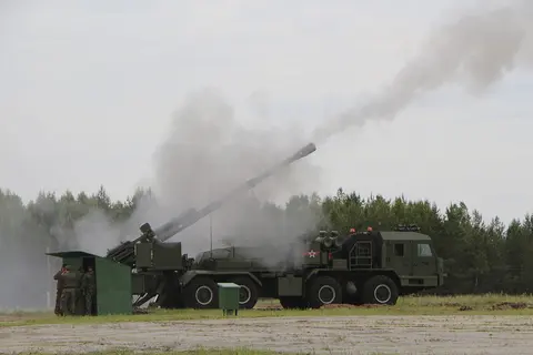 2S43 Malva, 152 mm wheeled self-propelled howitzer, Artillery