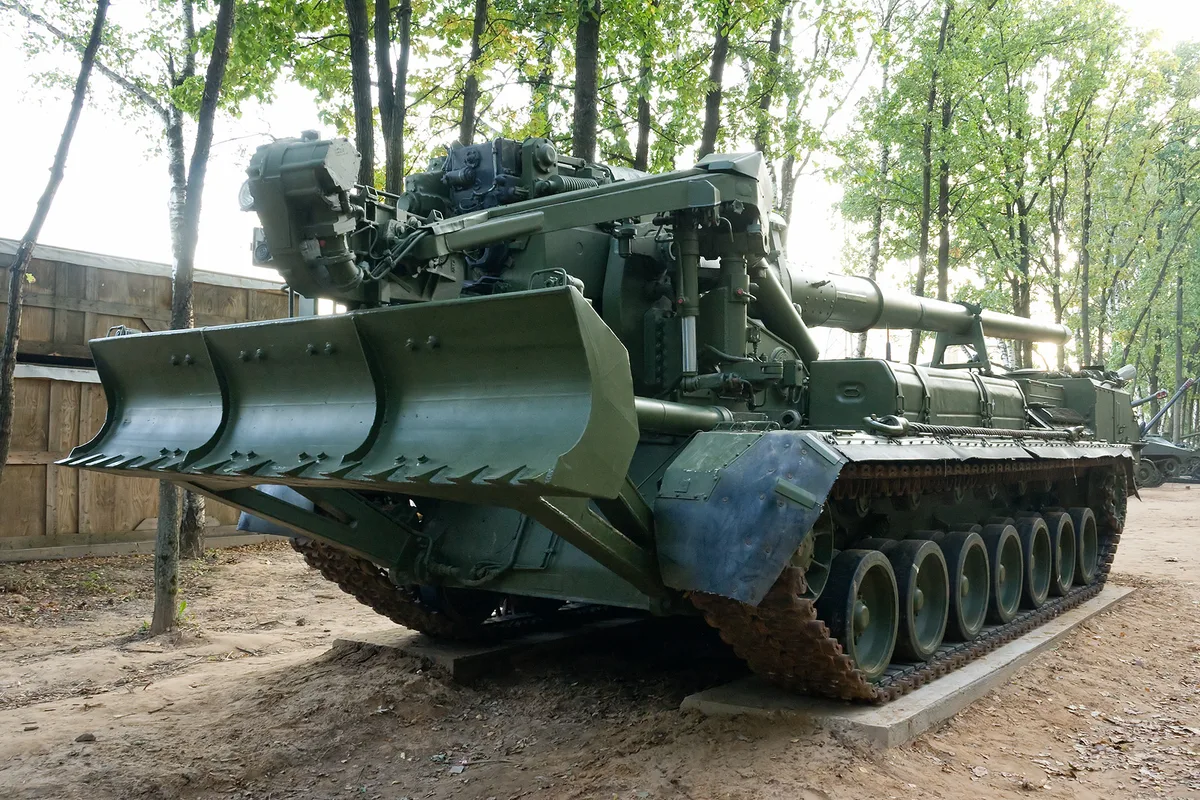 2S7 Pion, 203 mm tracked self-propelled gun, Artillery - 2014 Russia-Ukraine War