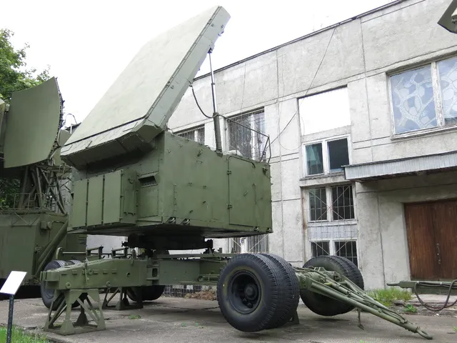 30N6 engagement radar, S-300-family engagement and missile-guidance radar, Air Defense - view 2