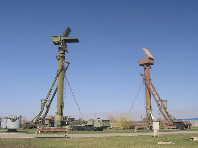 30N6 engagement radar, S-300-family engagement and missile-guidance radar, Air Defense - view 1