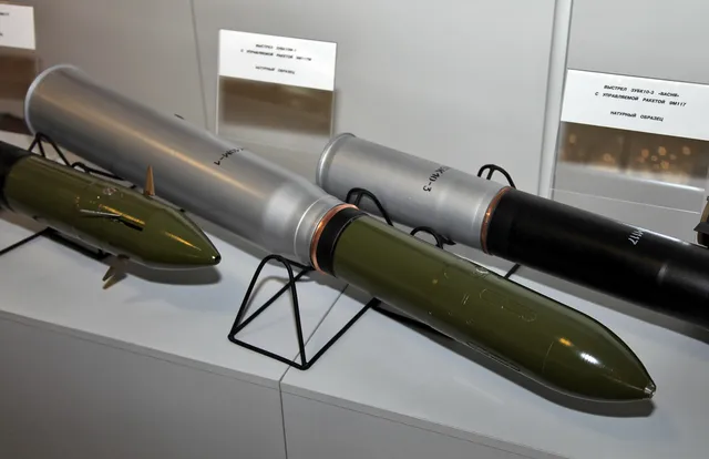 3UBK10M-3 / 9M117M laser-guided anti-tank round, 100 mm laser-guided anti-tank round, Munitions - view 1