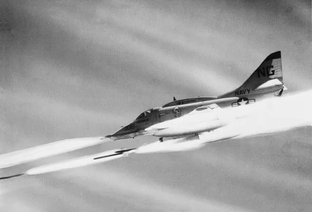 5-inch rocket pod, Aircraft rocket pod, Munitions - view 2