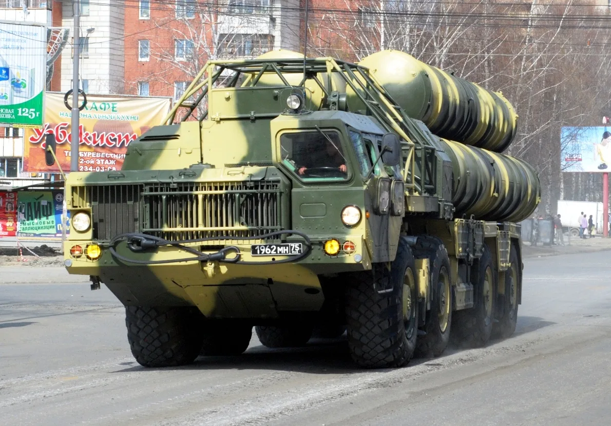 5P85D TEL, S-300PS slave transporter-erector-launcher, Air Defense