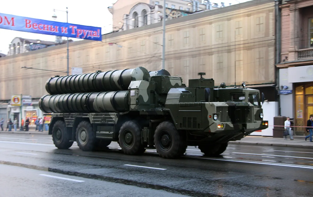 5P85SM TEL, S-300PM-series self-propelled transporter-erector-launcher, Air Defense