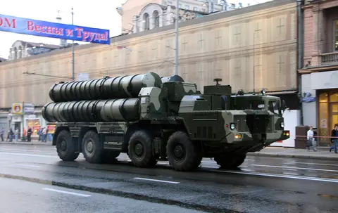 5P85SM TEL, S-300PM-series self-propelled transporter-erector-launcher, Air Defense