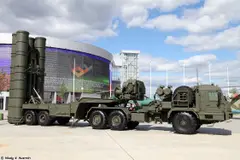 5P85TE2 TEL, S-400 towed transporter-erector-launcher, Air Defense