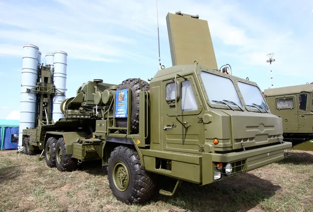5P85TE2 TEL, S-400 towed transporter-erector-launcher, Air Defense - view 3