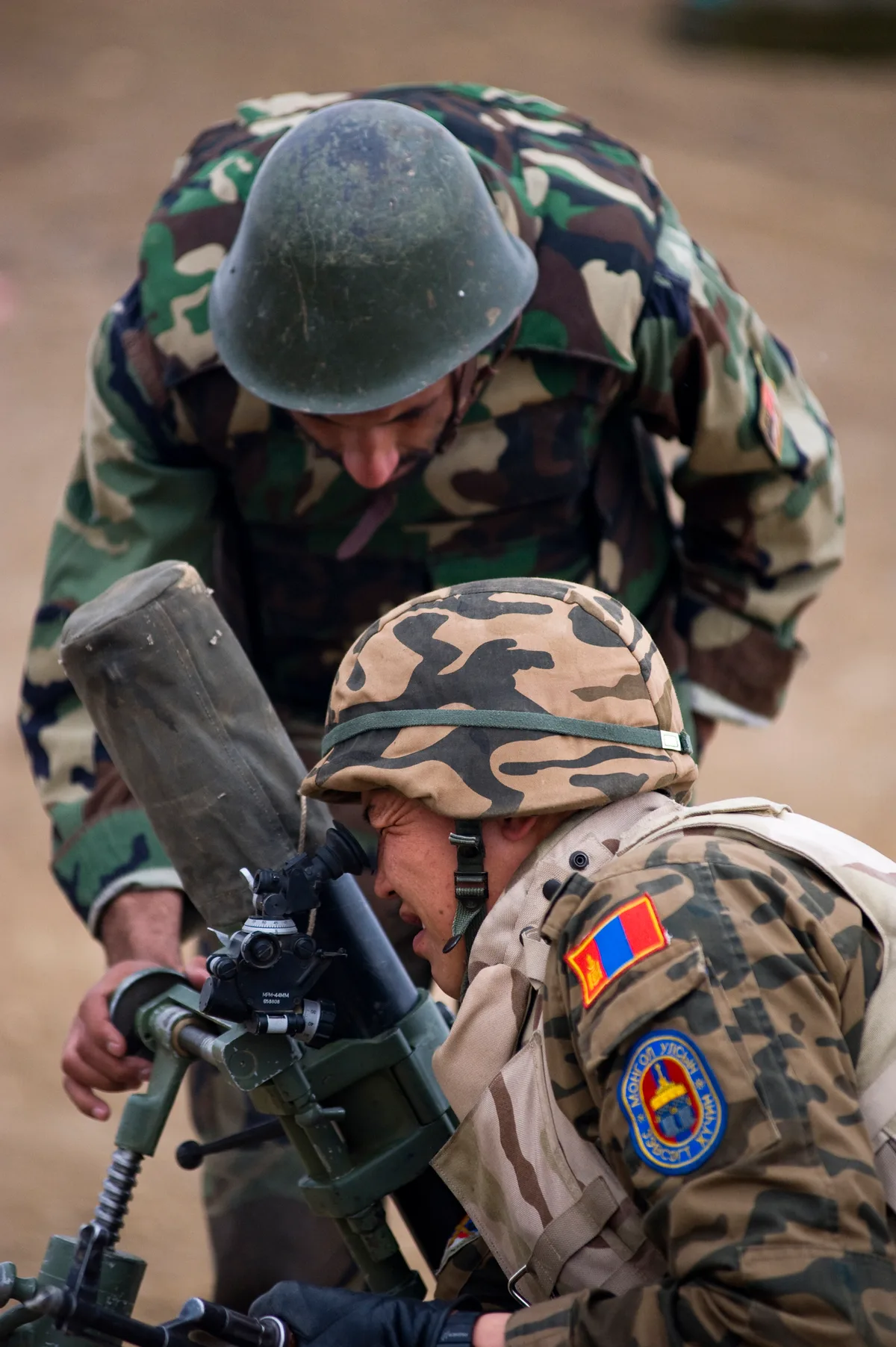 Mortar launcher, 82mm, Portable smoothbore mortar launcher, Artillery
