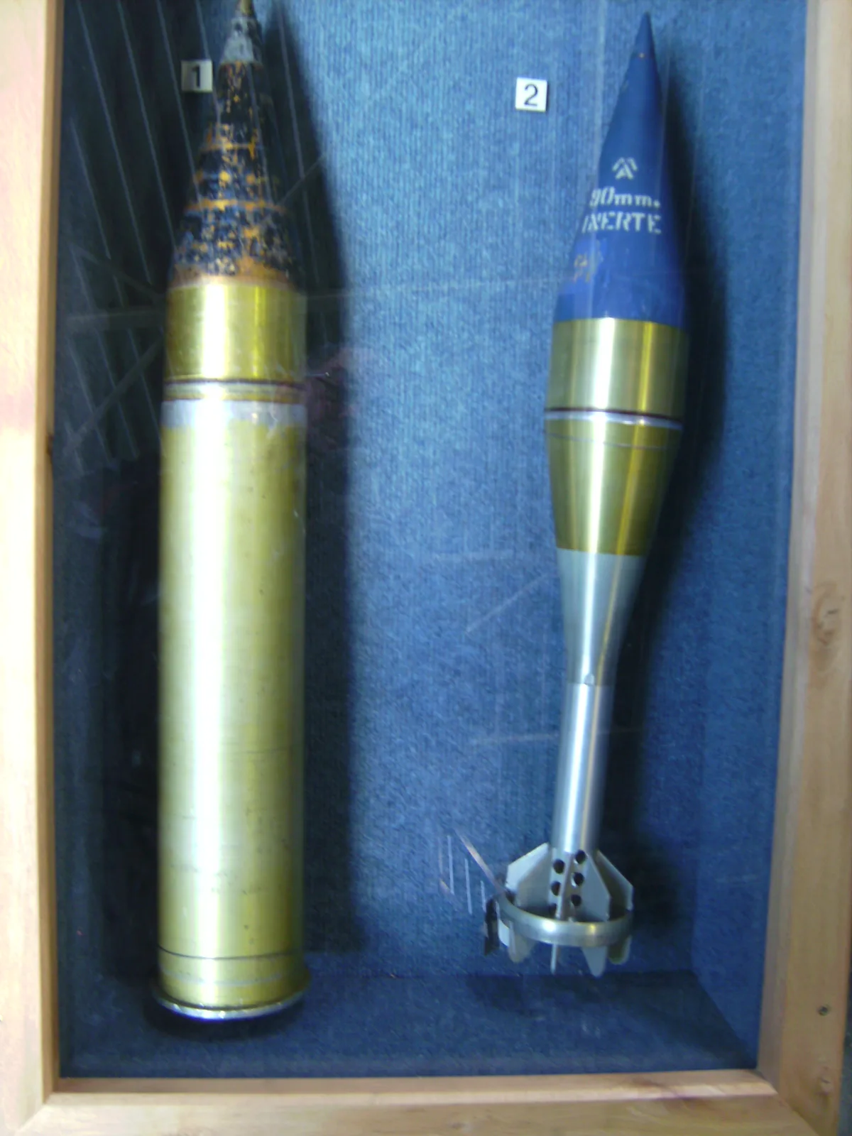 90 mm HE projectile, 90 mm high-explosive fin-stabilized projectile, Munitions