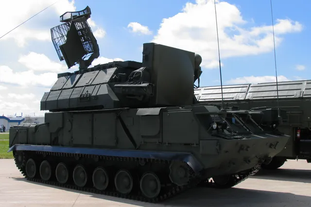 9A331 Tor-M1 TLAR, Short-range self-propelled surface-to-air missile system, Air Defense - view 1