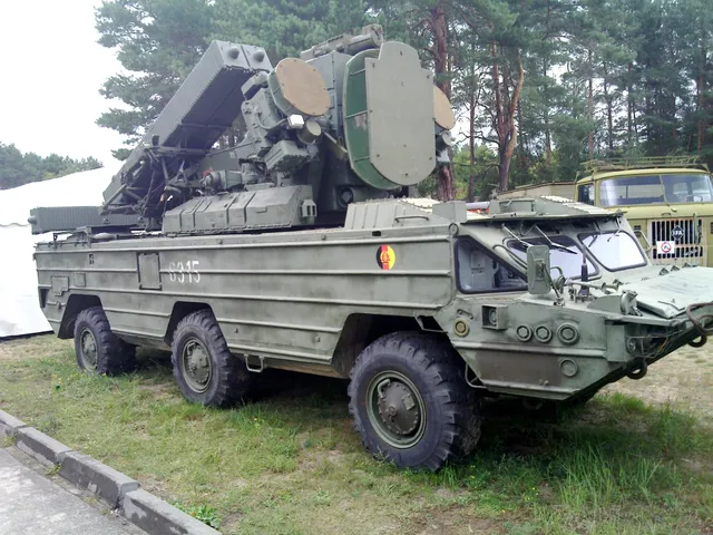 9K33 Osa, Short-range self-propelled surface-to-air missile system, Air Defense - view 3