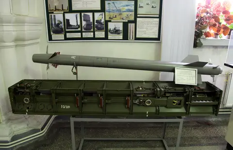 9M37 surface-to-air missile, Short-range surface-to-air missile, Munitions