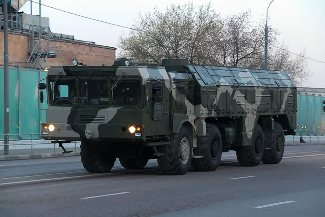 9M723 Iskander ballistic missile, Road-mobile short-range ballistic missile, Munitions - view 1
