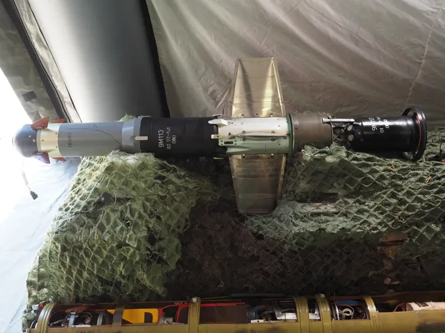 9M113 Konkurs, SACLOS wire-guided anti-tank guided missile, Infantry Weapons - view 1