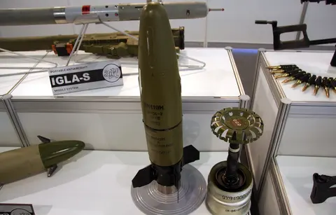 9M119M Refleks / Invar, 125 mm gun-launched anti-tank guided missile round, Munitions