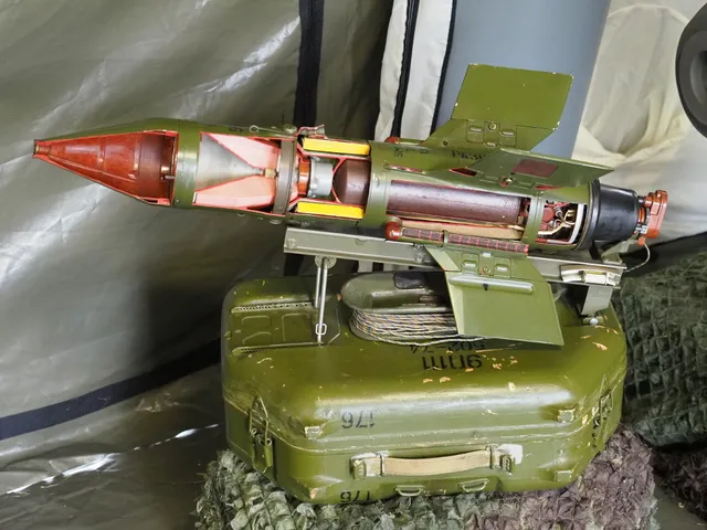 9M14 Malyutka, MCLOS wire-guided anti-tank guided missile, Infantry Weapons - view 1