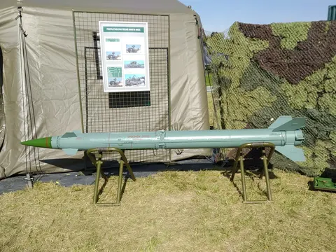 9M33 Osa, Command-guided short-range surface-to-air missile family, Munitions