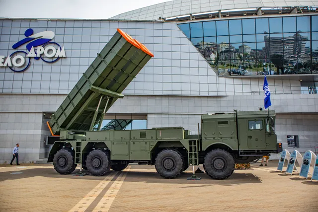A200/M20 missile launcher, Road-mobile guided rocket and short-range ballistic missile launcher, Artillery - view 2
