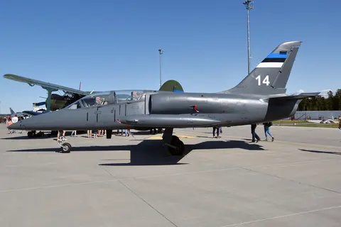 Aero L-39 Albatros, Jet trainer and light attack aircraft, Aircraft & UAVs