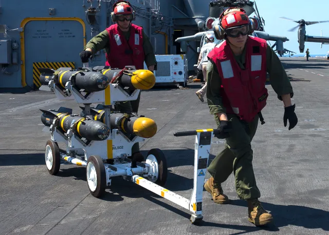 AGM-114 Hellfire missile family, Air-to-surface missile family, Munitions - view 3